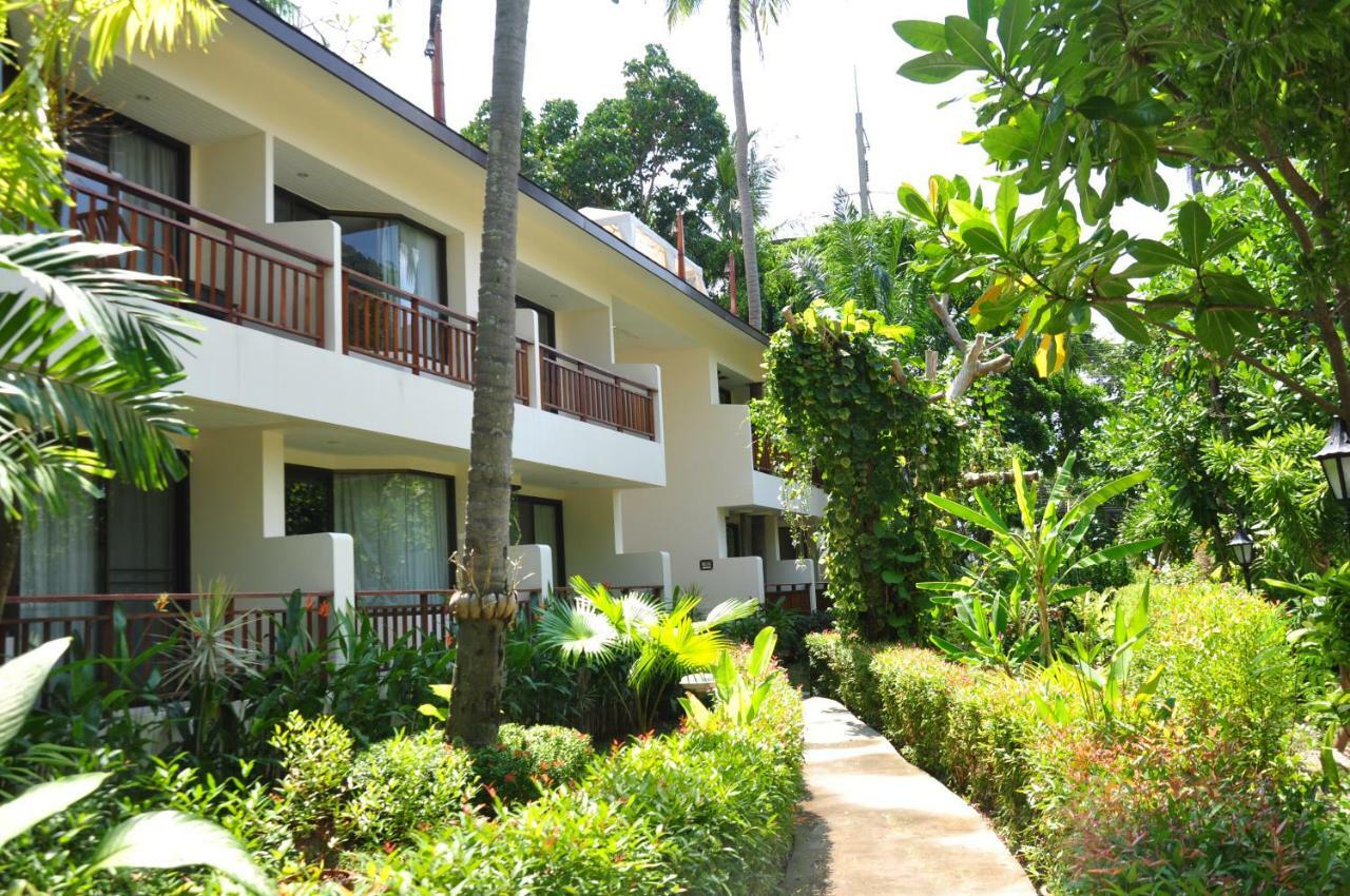 Patong Lodge Hotel - Sha Extra Plus Bagian luar foto